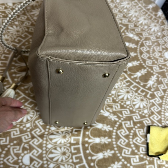 Bebe Pebble Texture Natalie Shopper Taupe with Tassels - Picture 6 of 12